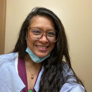 Meet your Posher, Desiree